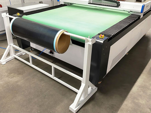 Máquina cortadora de corte CNC de prepregs de fibra de vidrio de carbono